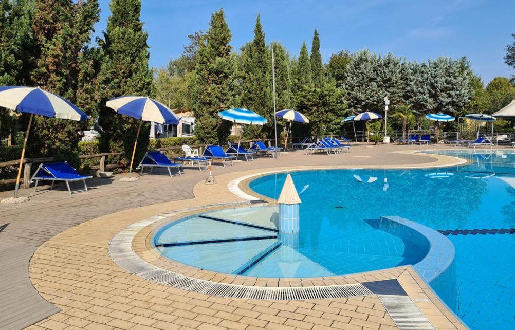 Country Camp Campeggio Paradiso Виареджо Екстериор снимка